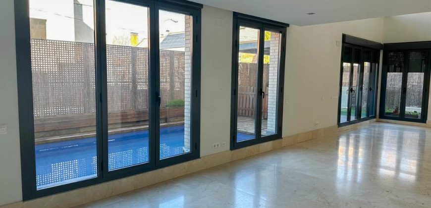 MAGNÍFICO Chalet Pareado en Peñagrande, Madrid