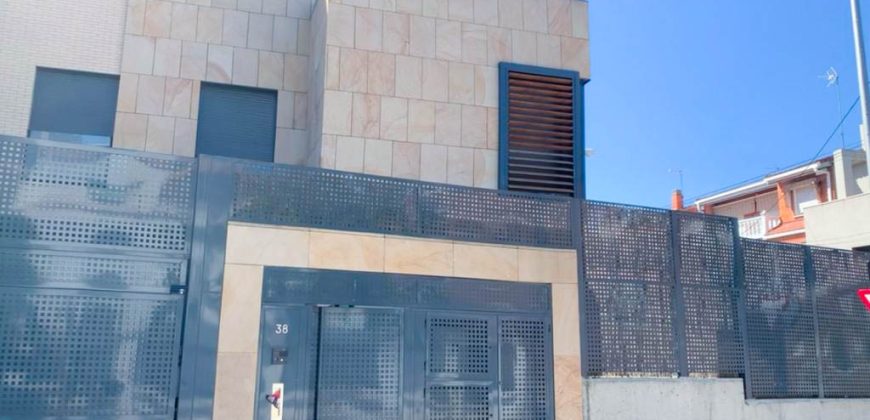 MAGNÍFICO Chalet Pareado en Peñagrande, Madrid
