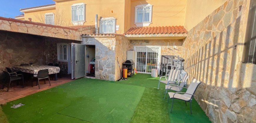 FABULOSO Chalet adosado en Numancia de la Sagra.