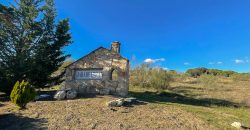 Fabulosa parcela de 1.780 metros cuadrados en la urbanización JaraBeltrán, Valdemorillo con excepcionales vistas.