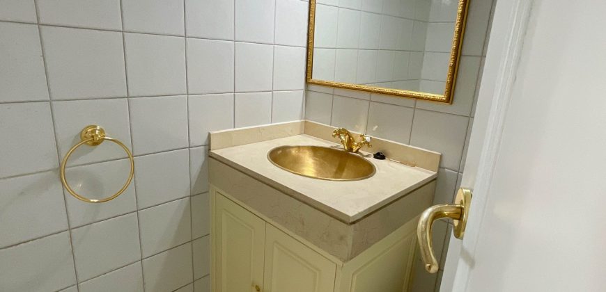 Alquiler Espléndido piso con gran terraza y chimenea francesa, orientado al sur-este, en el centro de Pozuelo de Alarcón.