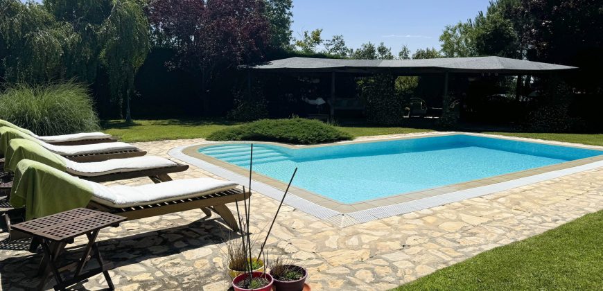 FABULOSO CHALET INDEPENDIENTE en la Sierra de Guadarrama. Los Molinos-Madrid