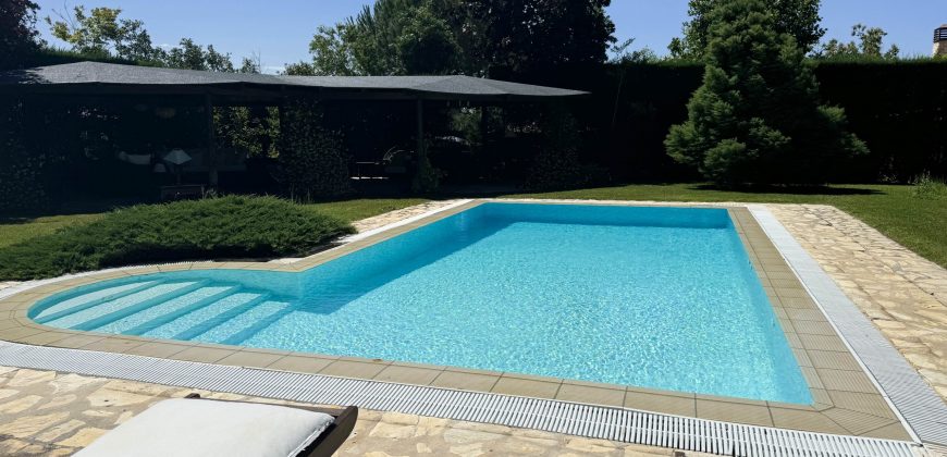 FABULOSO CHALET INDEPENDIENTE en la Sierra de Guadarrama. Los Molinos-Madrid