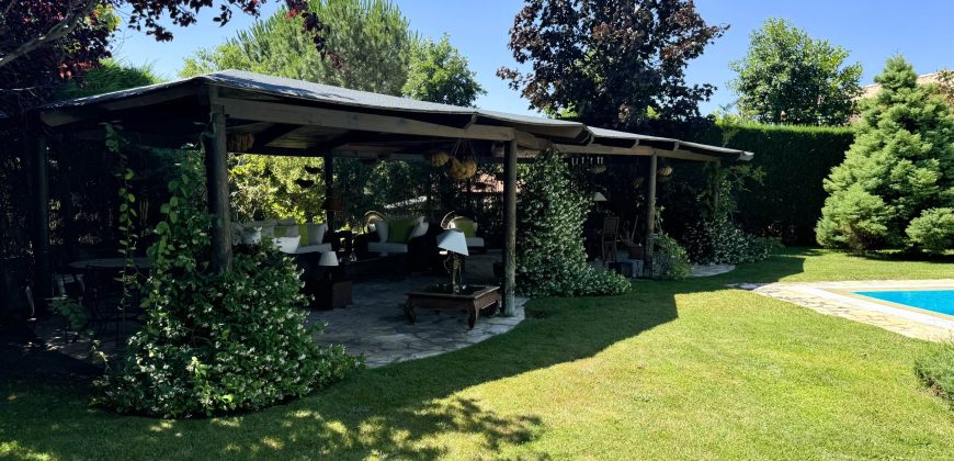 FABULOSO CHALET INDEPENDIENTE en la Sierra de Guadarrama. Los Molinos-Madrid