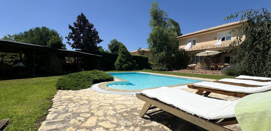 FABULOSO CHALET INDEPENDIENTE en la Sierra de Guadarrama. Los Molinos-Madrid