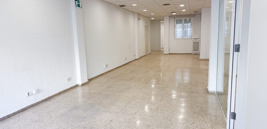 Fantástica oficina situada frente a la estación de metro de LEGAZPI.