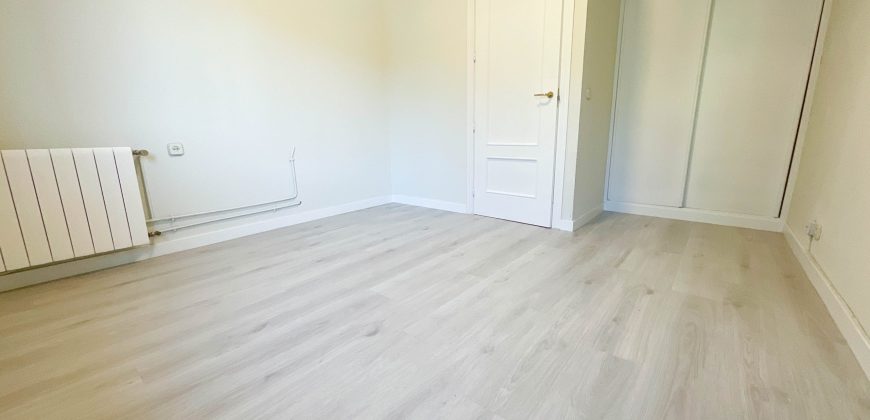 Alquiler Espléndido piso con gran terraza y chimenea francesa, orientado al sur-este, en el centro de Pozuelo de Alarcón.