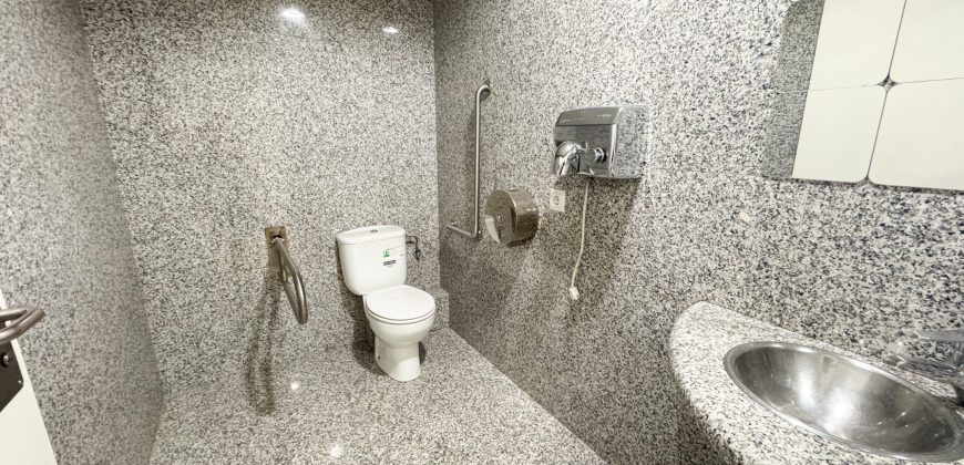 Fantástica oficina situada frente a la estación de metro de LEGAZPI.