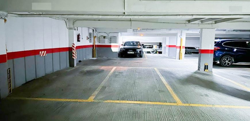 Amplia Plaza de garaje, muy cómoda para aparcar.