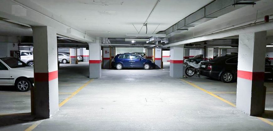 Amplia Plaza de garaje, muy cómoda para aparcar.