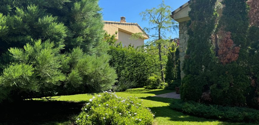 FABULOSO CHALET INDEPENDIENTE en la Sierra de Guadarrama. Los Molinos-Madrid
