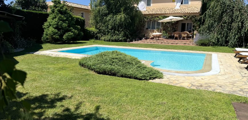 FABULOSO CHALET INDEPENDIENTE en la Sierra de Guadarrama. Los Molinos-Madrid