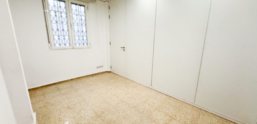 Fantástica oficina situada frente a la estación de metro de LEGAZPI.