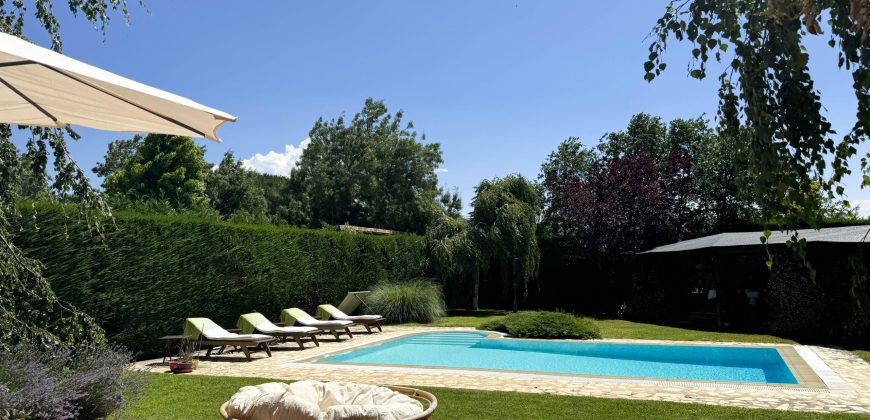 FABULOSO CHALET INDEPENDIENTE en la Sierra de Guadarrama. Los Molinos-Madrid